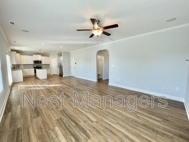 Photo - 5137 Thruway Rd