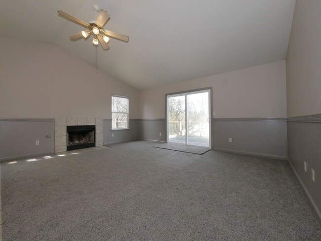 Photo - 460 Toyon Dr