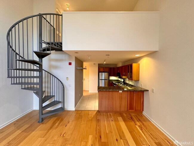 Photo - 950 Harrison St