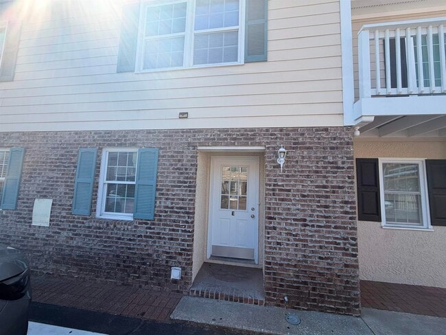 Photo - 400 17th Ave S