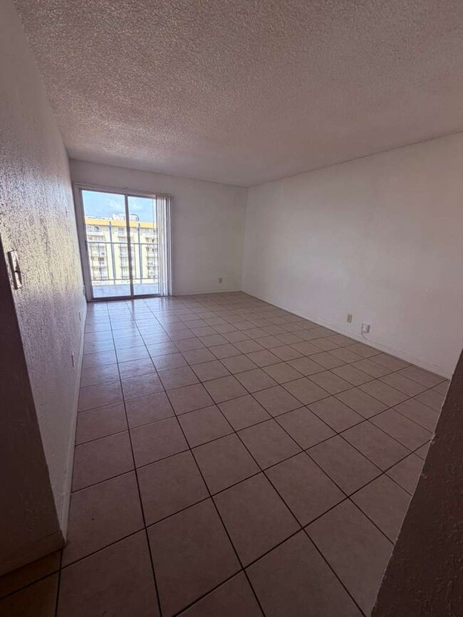 Photo - 4550 NW 9th St