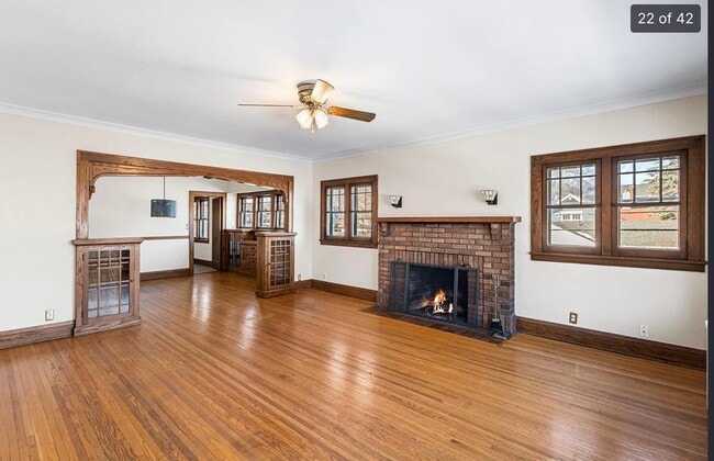 Photo - 5000 Newton Ave S Unidad Upstairs