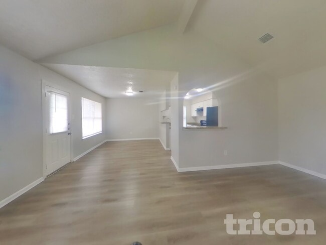 Photo - 1391 Tenderden Dr