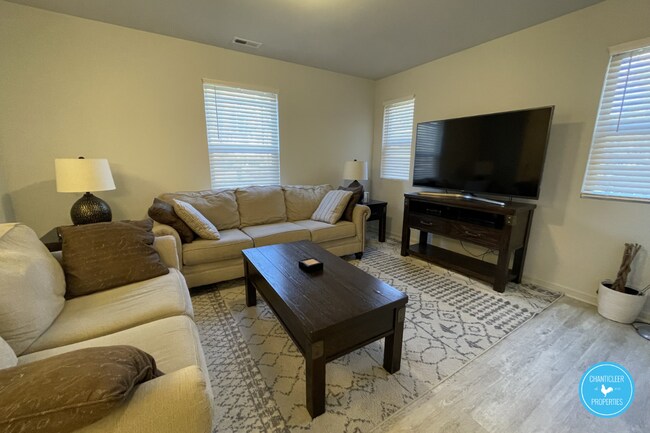 Photo - 201 Socket St