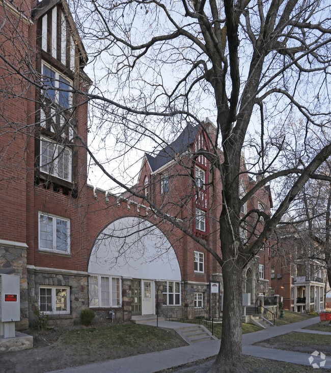 Photo - Lorna Doone Apartments