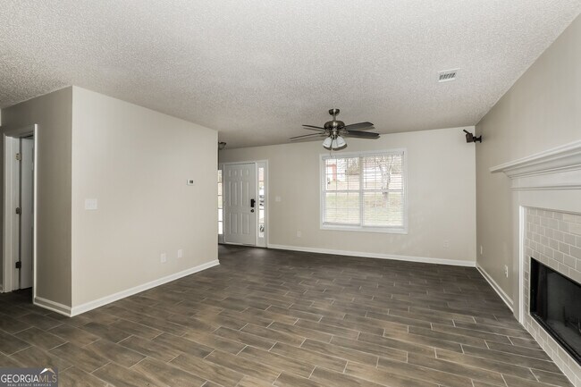 Photo - 1065 Garrison Ct