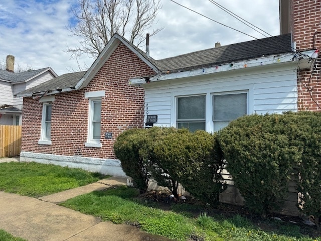 Building Photo - 148 N Root St