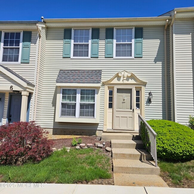 Photo - 50 Christopher Ct Townhome