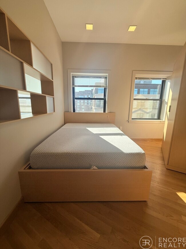 Photo - 115 Mt Auburn St Unidad 65