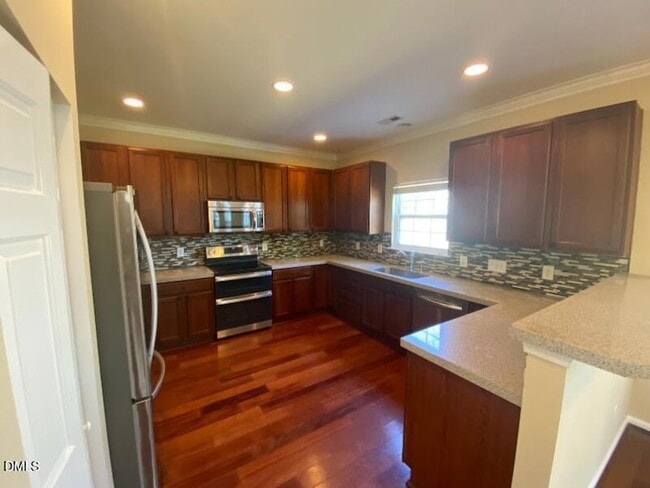 Photo - 105 Saltybrook Ln