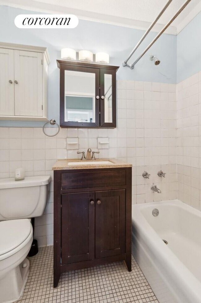 Photo - 39-60-60 54th St