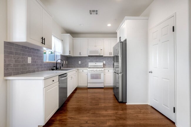 Photo - Beautiful Horse Creek Ridge Spacious 3 Bed / 2.5 Bath Home in Fallbrook with Solar