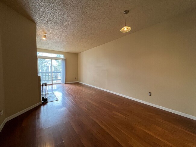 Photo - Spacious 2 Bed 1.5 Bath Townhome in Boulde...