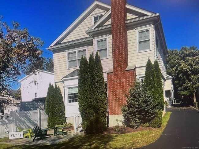 Building Photo - 876 Oldfield Road Rental