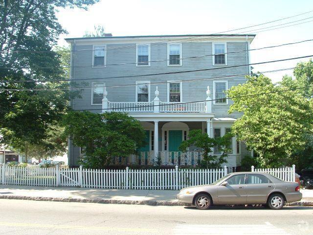 Building Photo - 273 Washington St Unit 3 Rental