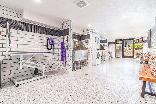 Photo - Magnolia Square