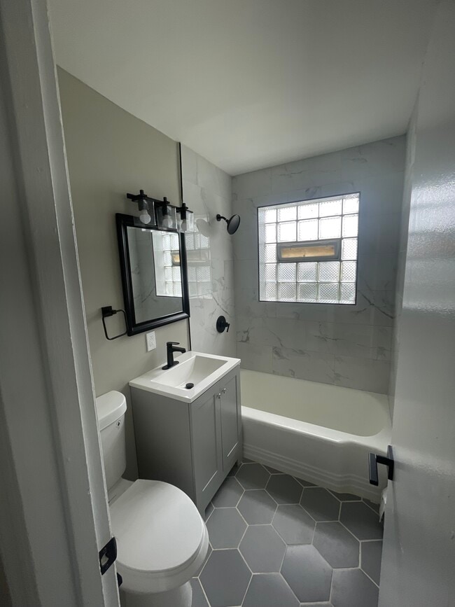 Photo - 747 118th St Unit 8