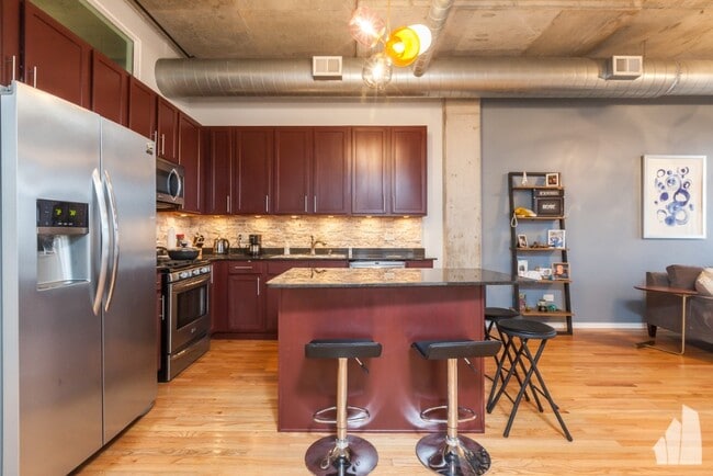 Photo - 933 W Van Buren St Unit 812