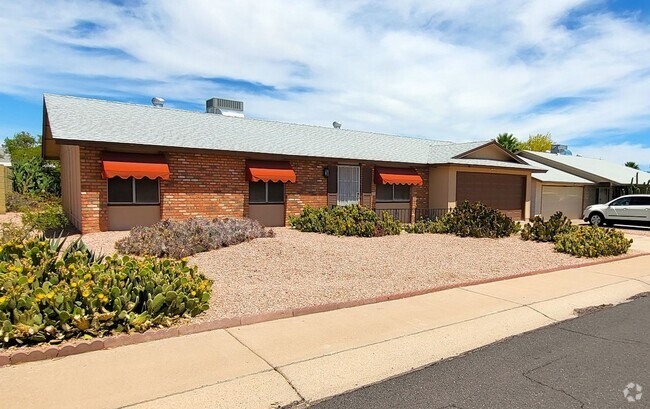 Building Photo - AFFORDABLE SENIOR HOME IN AHWATUKEE!