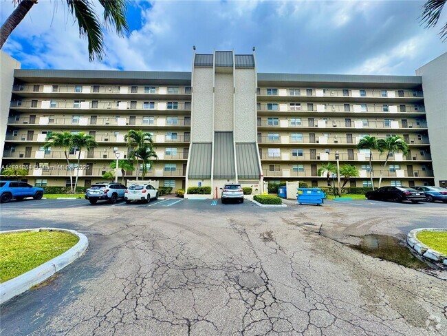 Building Photo - 3150 W Rolling Hills Cir Unit 307 Rental