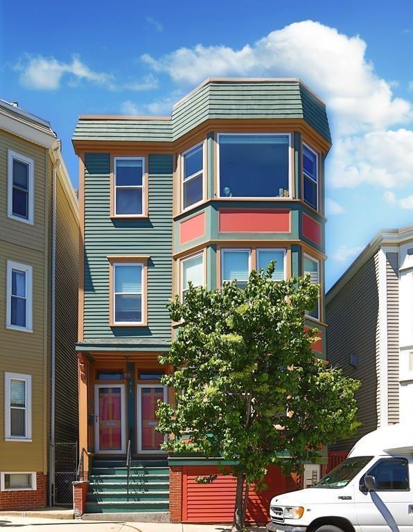 Photo - 464 E 6th St