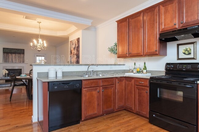 Photo - 6909 Stratford Townes Way