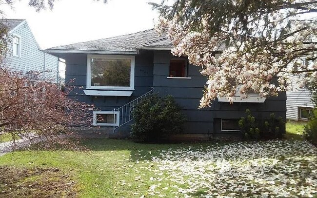 Photo - 4721 University View Pl NE