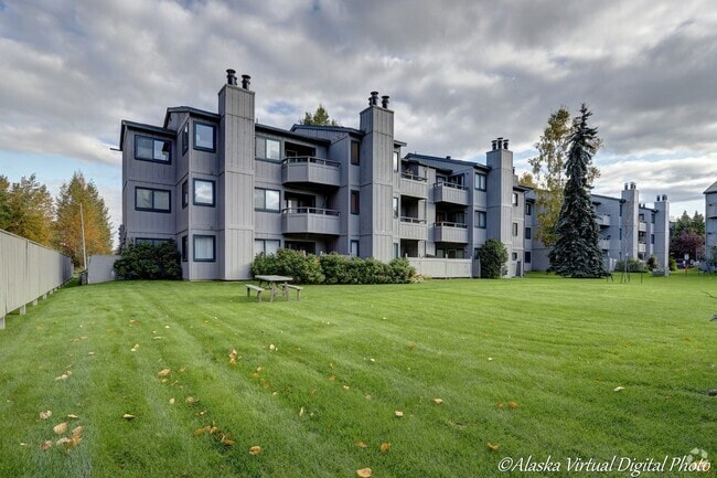 Building Photo - U-MED District Condominum