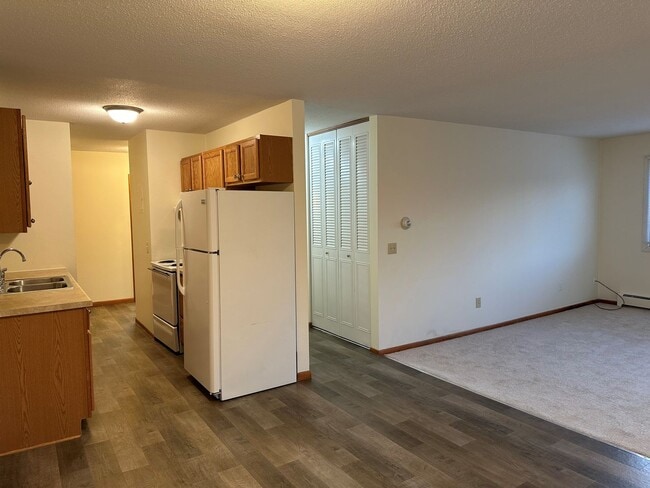 Building Photo - 2730 Dupont Ave S Rental