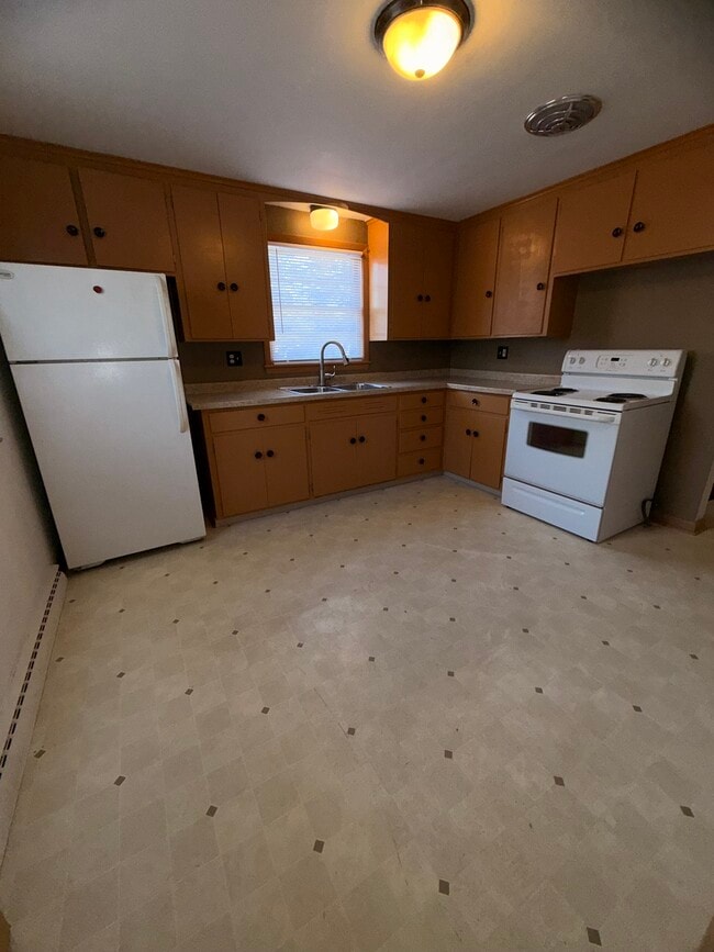 Building Photo - 741 Appleton Rd Unit 741