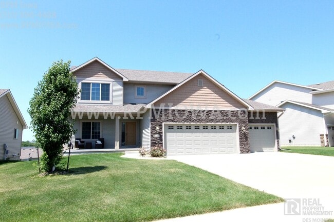 Photo - OVER 2000 SQ FT!! 5 Bedroom, 3.5 Bath Home in Urbandale