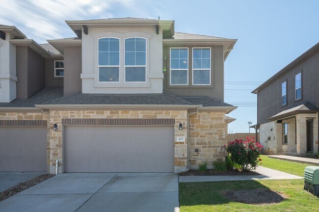 Photo - 415 Epiphany Ln