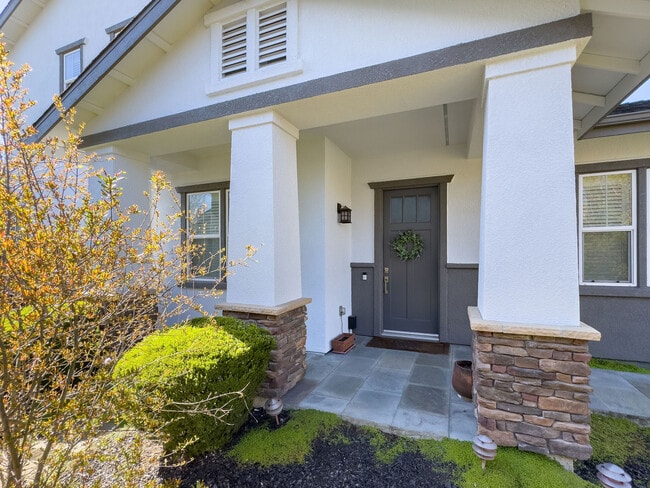 Photo - 1680 Southview Dr