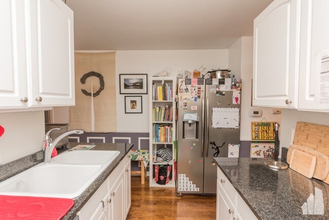 Photo - 1030 W Byron St Unidad 2W