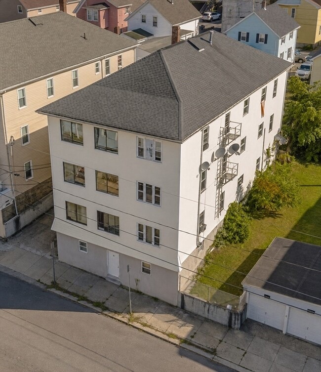 Building Photo - 72 Pitman St Unit 3R