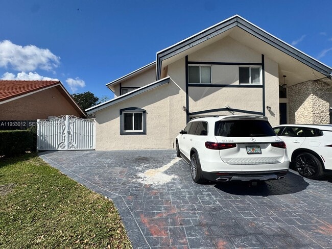 Photo - 10710 SW 141st Ave Unidad 2