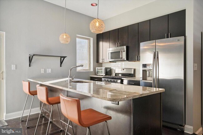 Photo - 1353 N Mascher St