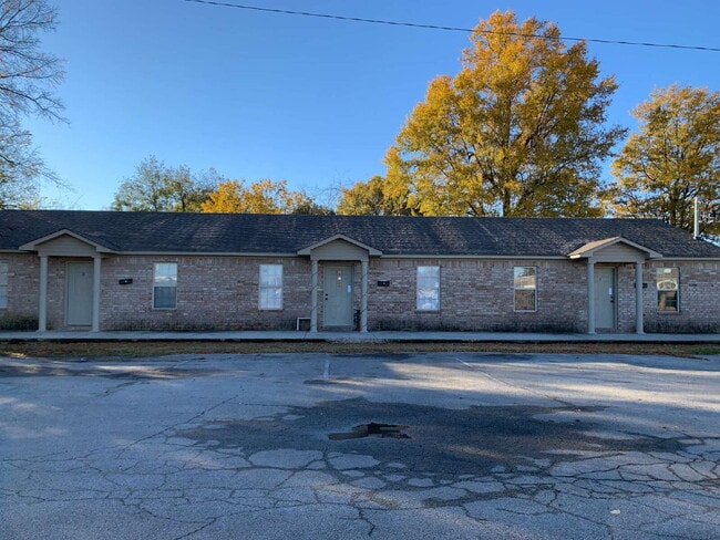 Photo - "Charming 2-Bedroom Gem with Granite Touches in Jonesboro!" Unit 2