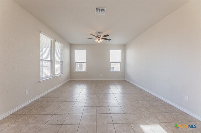 Photo - 5205 Azura Wy