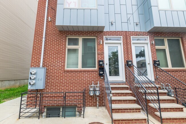Photo - 1537 Ogden St Unit B - 1st Floor