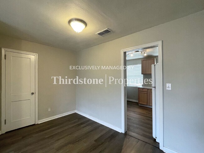 Photo - 3159 Belden St Unidad 4