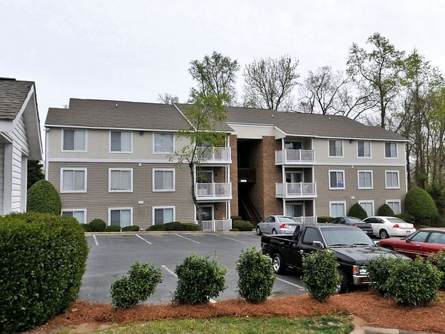 Building Photo - 9505D University Terrace Unit / Room 1