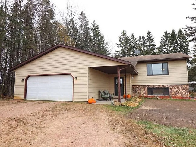 Building Photo - Click the “Apply Now” button or email wapmrentals@gmail.com for a prompt response.