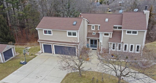 Photo - 758 Eagle Hill Rd