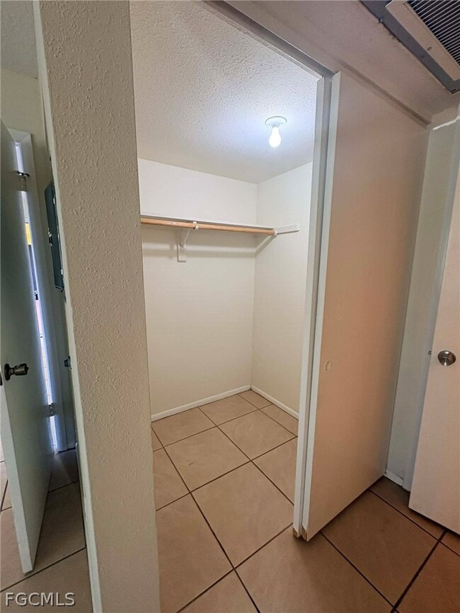 Photo - 2845 Winkler Ave Unit 323