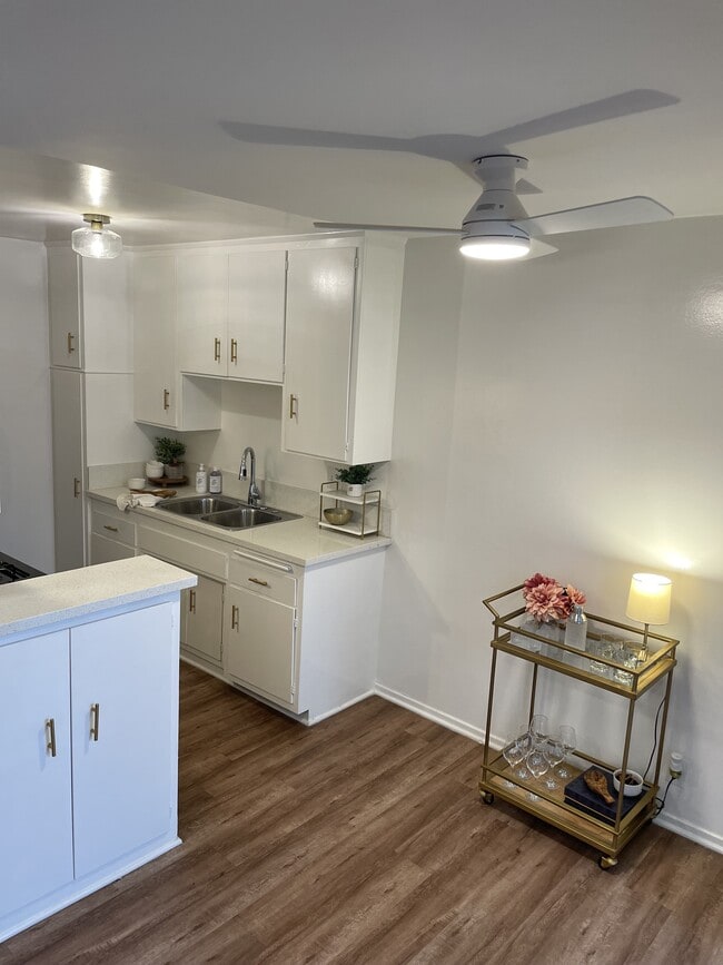 Kitchen & Dining - Monroe Manor