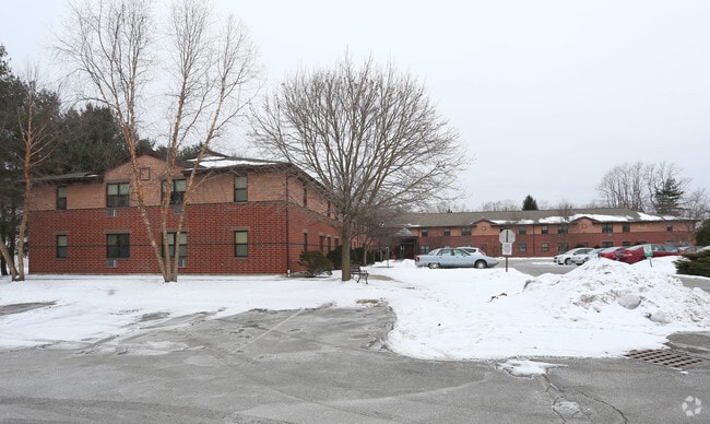Photo - Shenendehowa Village Apartments