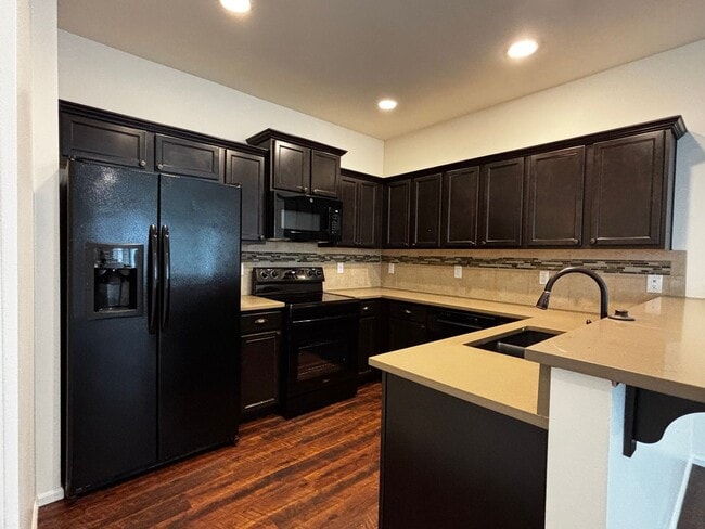 Photo - Keep Cool in this Air Conditioned Home in Gated Community!