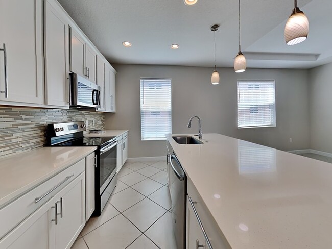 Photo - 895 Brutus Terrace