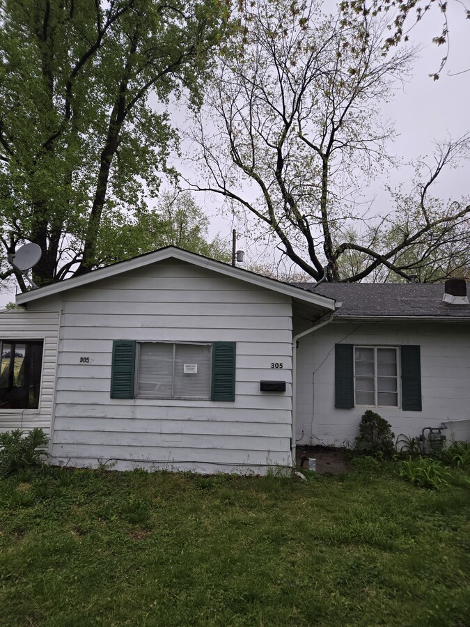 Photo - 305 W 7th St House
